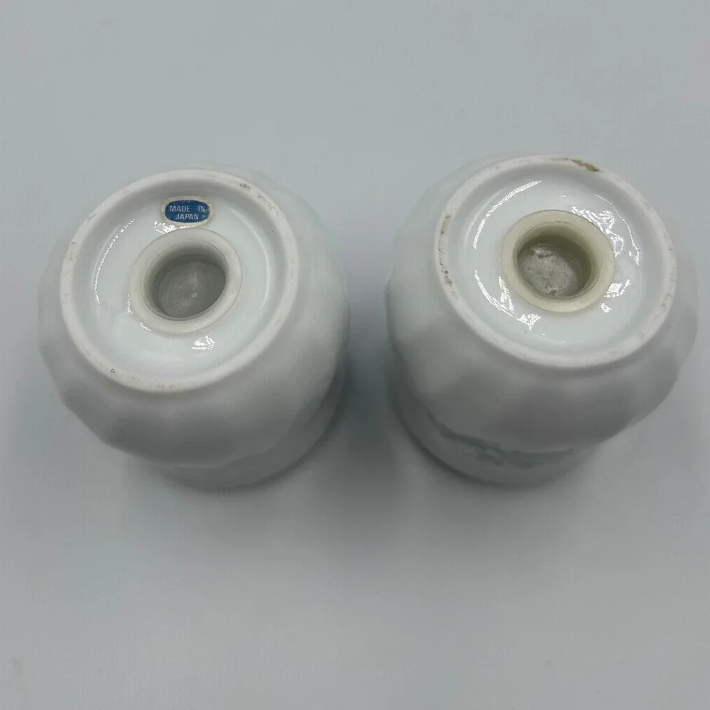 Vintage Japan Ceramic Salt and Pepper Shakers Green Ivy Leaf White Fluted Set